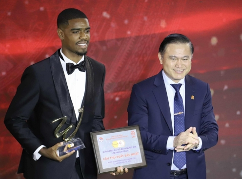 Trực tiếp Lễ trao giải V.League Awards 2025: Alan nhận giải cầu thủ xuất sắc nhất