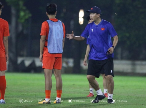 U23 Việt Nam gặp sự cố, HLV Kim Sang Sik bất ngờ vắng mặt