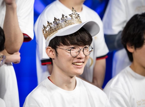 Gumayusi hé lộ về skin vô địch CKTG của T1, Faker tiếp tục được 'cưng chiều'
