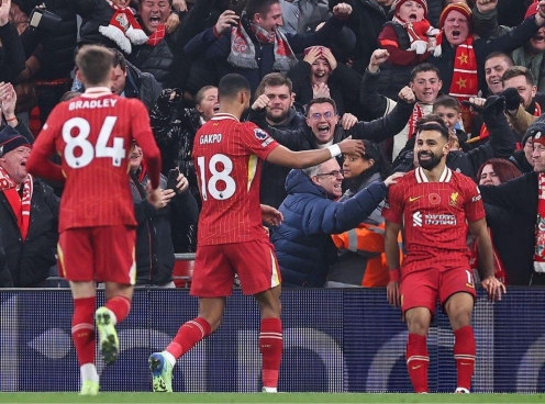 Salah solo đẳng cấp, Liverpool vững ngôi đầu Ngoại hạng Anh