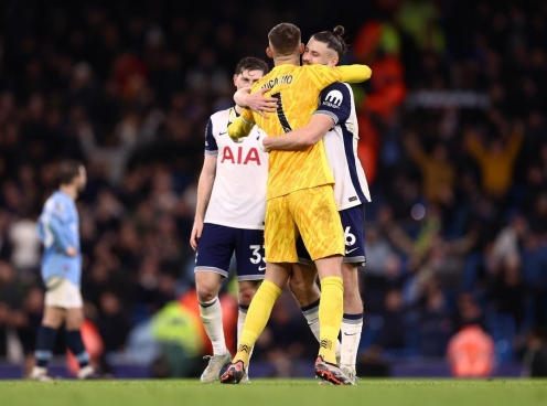 Sao Tottenham gãy mắt cá chân vẫn chơi 60 phút trước Man City