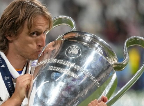 Vô địch Champions League, Modric quyết định tương lai tại Real