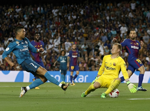 Barca dâng thủ môn số 1 cho đội Benzema, quyết ngăn Ronaldo vô địch