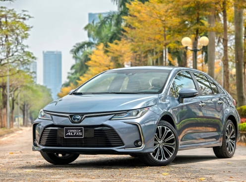 Toyota Corolla Altis: Giá lăn bánh 2023, TSKT & đánh giá xe