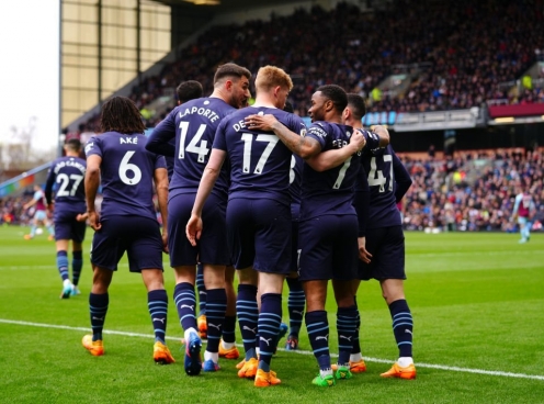 Nhẹ nhàng vượt qua Burnley, Man City giữ vững ngôi đầu Ngoại hạng Anh