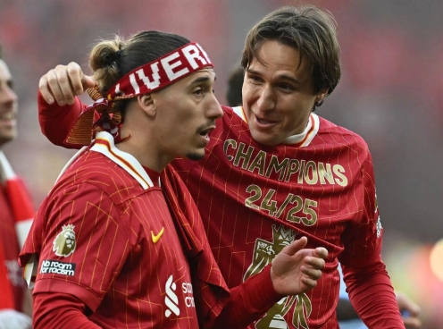 Sao Liverpool im lặng sau chức vô địch EPL, Mourinho chờ giải cứu'