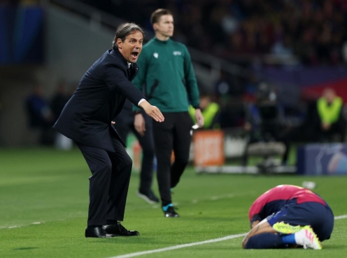 HLV Inter Milan lo sốt vó sau trận hòa Barca