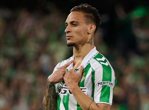 Huyền thoại Real Betis 'bắt cóc' Antony