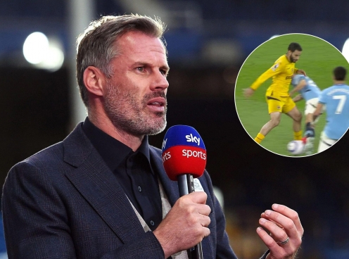 Carragher bất bình khi sao Man City bị vào bóng thô bạo