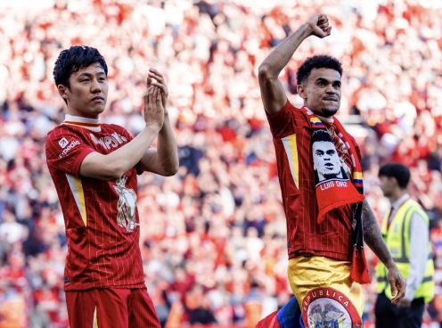 Slot giữ lại cầu thủ có thống kê thẻ vàng kỳ lạ nhất Premier League