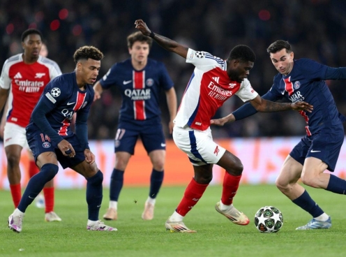 CĐV Arsenal muốn một cầu thủ 'rời khỏi CLB' sau trận thua PSG
