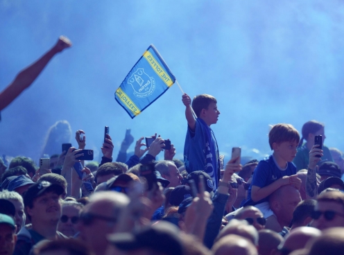 CĐV Everton xúc động chia tay Goodison Park sau 133 năm gắn bó