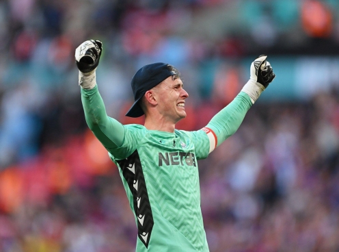 Rõ lý do Dean Henderson thoát thẻ đỏ ở chung kết FA Cup?