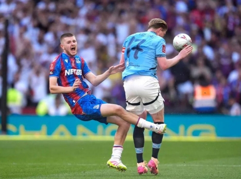 Ngôi sao Crystal Palace bị De Bruyne 'tác động vật lý'