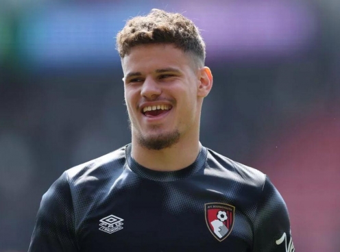 Điều kiện để Milos Kerkez có áo số yêu thích tại Liverpool