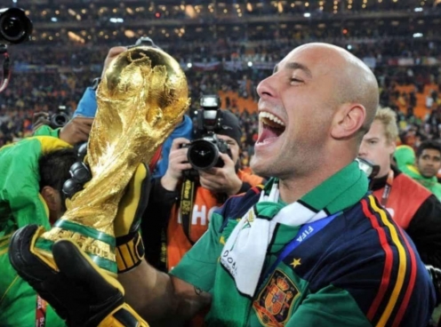 Nhà vô địch World Cup 2010 tuyên bố giải nghệ ở tuổi 42