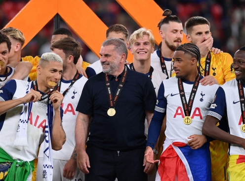 Tottenham vô địch, Roy Keane tranh thủ 'đá đểu' Arsenal