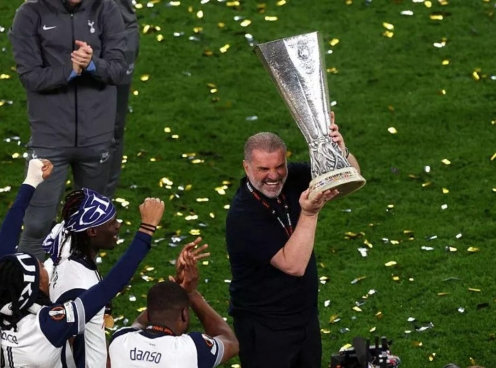 Postecoglou giữ lời hứa mang chức vô địch về cho Tottenham