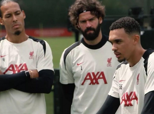 Alexander-Arnold bật khóc tại Liverpool
