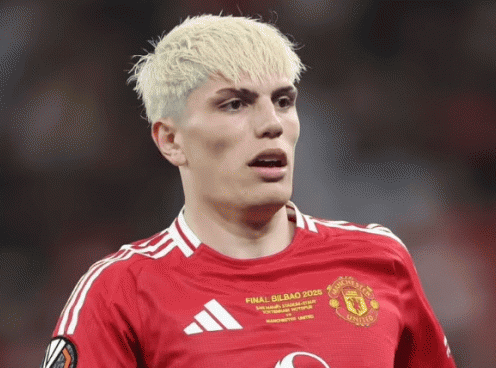 Erik ten Hag đối đầu AC Milan trong cuộc đua giành Garnacho