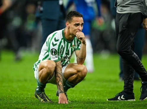Antony để ngỏ tương lai bằng tâm thư xúc động tới Betis