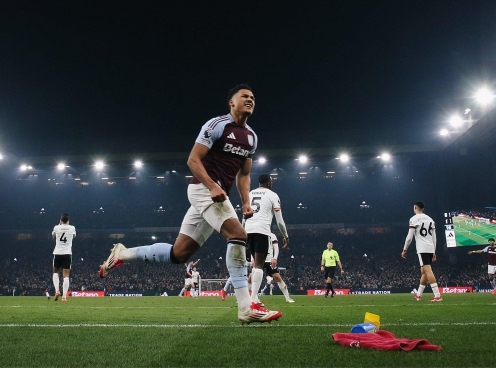 Huyền thoại Man Utd kêu gọi 'Quỷ đỏ' nhắm sát thủ NHA