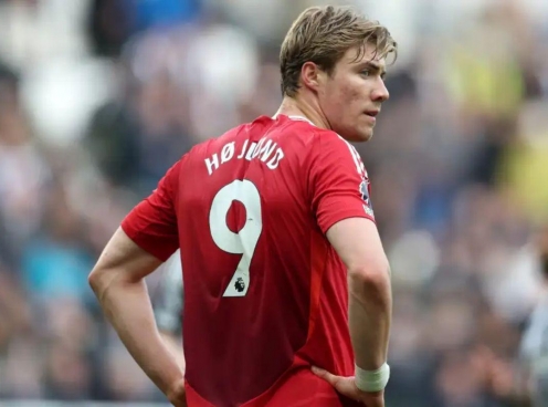 Hojlund phá vỡ im lặng trước tin đồn rời Man United