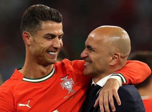 Ronaldo bảo vệ HLV Bồ Đào Nha sau chức vô địch Nations League