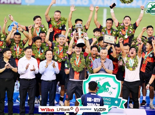 Vừa giành quyền lên hạng V-League, 1 CLB lập tức đổi tên