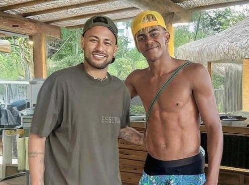 Lamine Yamal tụ tập cùng Neymar, CĐM lập tức lên tiếng cảnh báo
