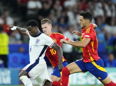 Liverpool chi đậm vì hàng thủ, Chelsea hưởng trái ngọt