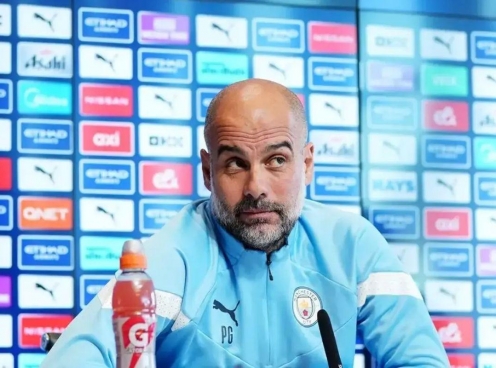Pep Guardiola làm rõ chính sách nhân sự tại Man City