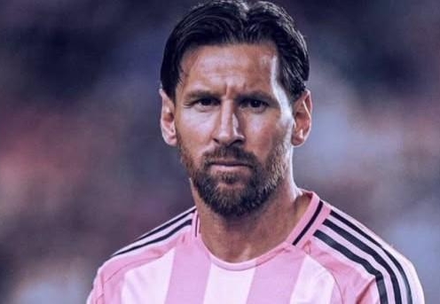Lionel Messi bị công kích bởi đối thủ tại FIFA Club World Cup