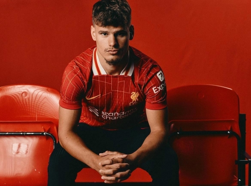 Liverpool chính thức ra mắt tân binh Milos Kerkez
