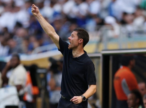 Real Madrid lộ tử huyệt, Xabi Alonso nhận thử thách đầu tiên