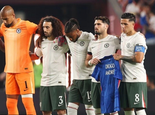 Pedro Neto nghẹn ngào tri ân Diogo Jota tại Club World Cup