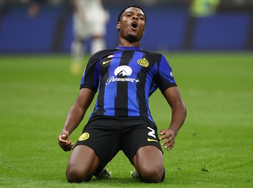 Man City quyết giành sao Hà Lan với Barcelona, MU