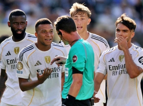 Real Madrid 'rơi mặt nạ' trước PSG: Sự sụp đổ đã được báo trước