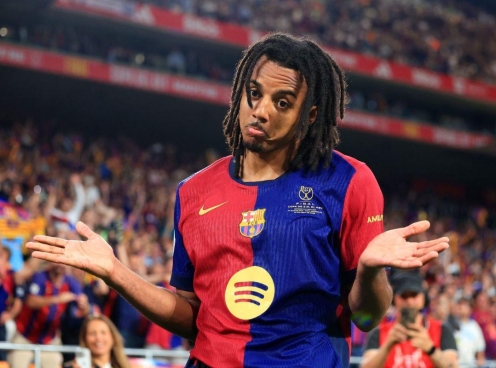 Hàng thủ Barca đón tin vui lớn trước mùa giải mới