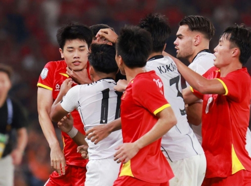CĐV Việt Nam phẫn nộ lối chơi thô bạo của U23 Indonesia