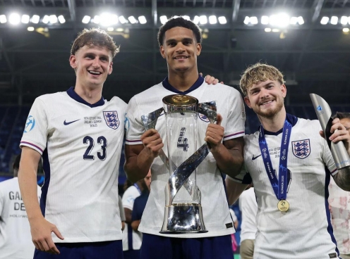 Sau Luis Diaz, Liverpool tiếp tục chia tay nhà vô địch châu Âu