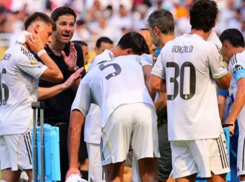 Mùa giải chưa khởi tranh, Real Madrid đối mặt khó khăn đầu tiên