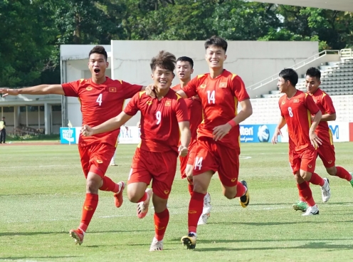 CĐV ĐNÁ: ‘U19 Việt Nam không xứng đáng thắng, họ được trọng tài giúp đỡ’