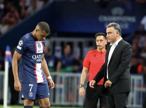 HLV PSG ra tay dạy dỗ, 'cậu ấm' Mbappe nhận hình phạt đầu tiên mùa này?