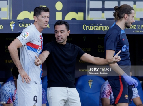 Xavi giúp Barca cân bằng kỷ lục của Zidane ở Real Madrid