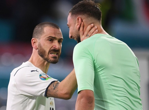 Bonucci chỉ trích fan tuyển Ý 'không có não'