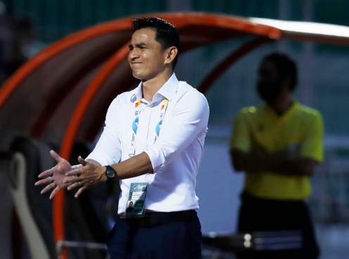 Bóng đá Thái Lan nhắm HLV Kiatisak cho mục tiêu dự World Cup 2026