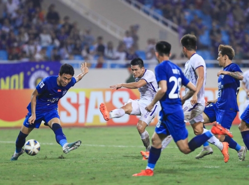 Tiền đạo ĐT Việt Nam rực sáng, sánh ngang với Ronaldo ở Cúp C1