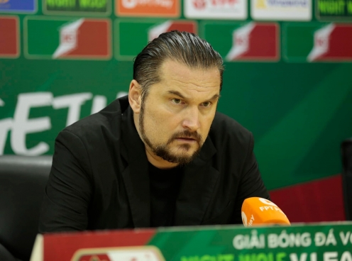 HLV Popov thừa nhận 1 điều sau trận thua đau Nam Định