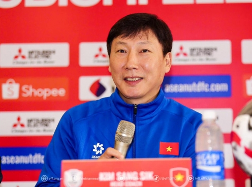 HLV Kim Sang Sik: 'ĐT Việt Nam đến Thái Lan để vô địch AFF Cup'